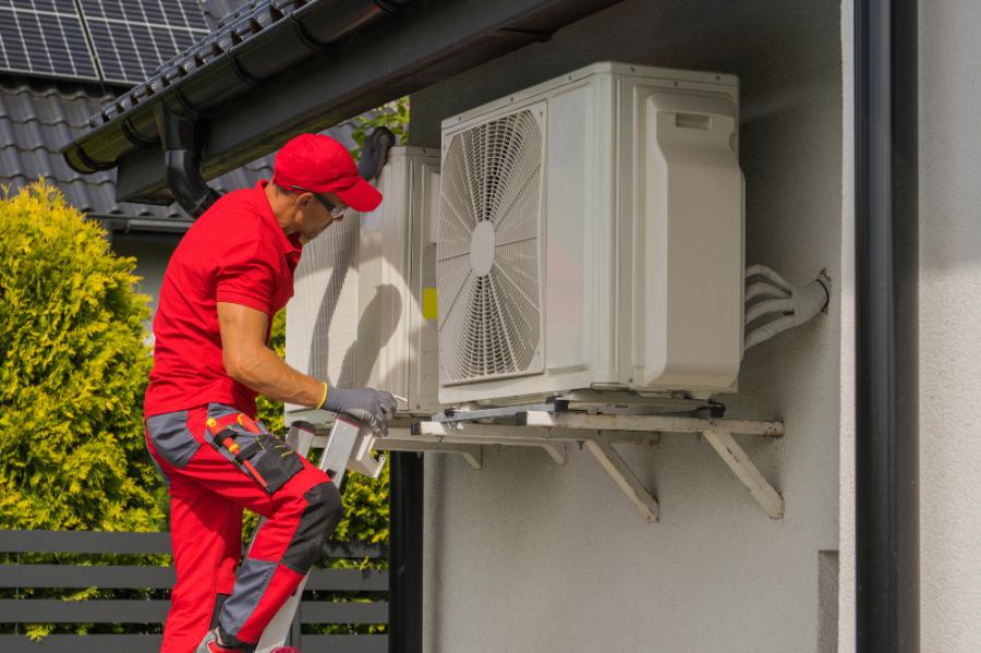 Volgens Techniek Nederland zijn er in 2023 evenveel warmtepompen geplaatst als in heel 2022. 